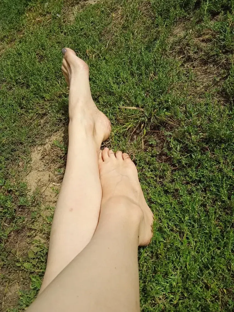 Leak & nude 2 — Pretty_feet_pieds