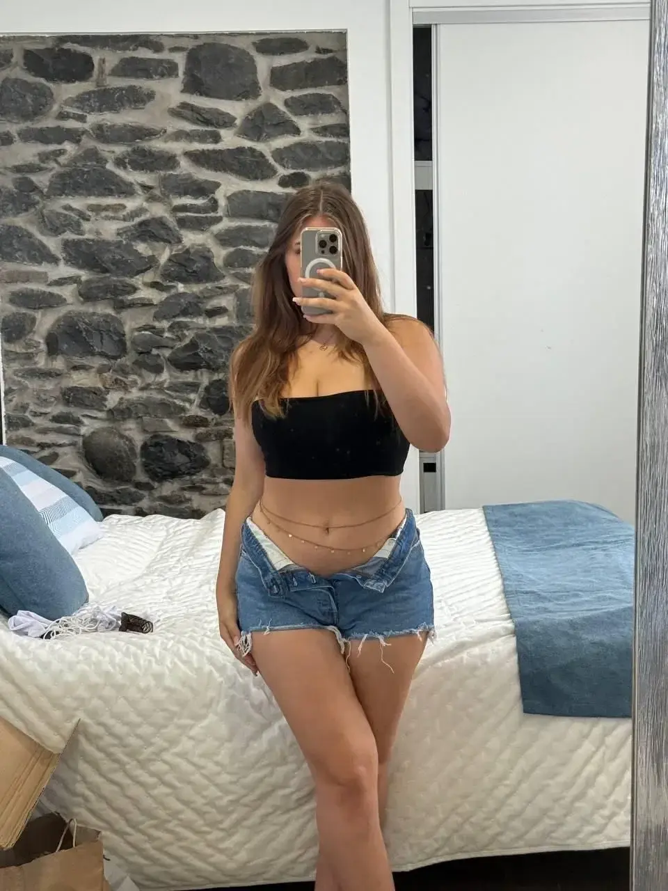 Leak & nude MYM — Lea_hxm : « Daily scharfen Content? Bekommst du von mir!😍Ich bin scharf und immer geil! Du kannst so viel mit mir anstellen. Meine Fantasien finden keine Grenzen.Jetzt gerade liege ich hier und stelle mir vor wie DU zwischen meinen Beinen steckst und meinen Saft leckst. Ich bin so feucht bei diesen Gedanken! 🥵Wie ich vor Lust in deine Haare greife und meine Knie zittern! 😏Diese Fantasie findest du schon geil? Warte ab, was ich dir erzähle 🤫Mit LEA45 kannst du 45% auf dein Abonnement bei mir sparen! Und wenn du mir schreibst, bekommst du noch einen Code auf Medien. Wenn das nicht geil klingt 🫶🏻 » (MYM)