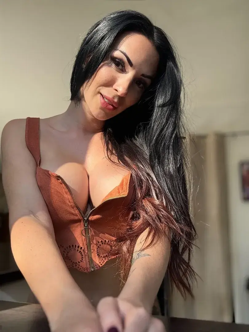 Leak public de Shasha-lopez — « Mon abo gratuit 😈 Envoi moi un message j'ai pleins de nouveaux contenus exclusif 🫣 » (nude) sur MYM