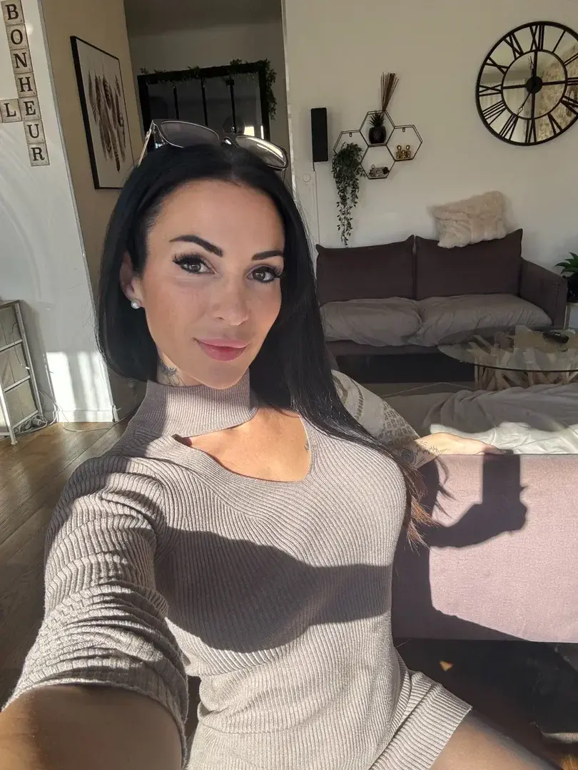 Leak public de Shasha-lopez — « Abo gratuit à vie 😈 » (nude) sur MYM