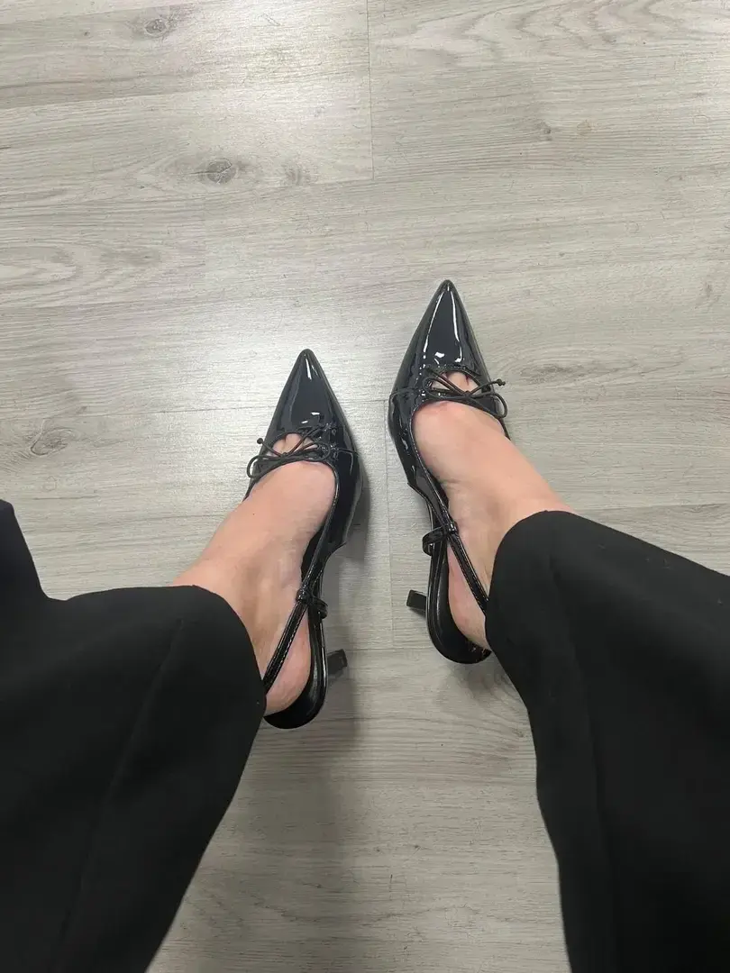 Leak & nude 8 — Petit-pieds-pour-fetichisme