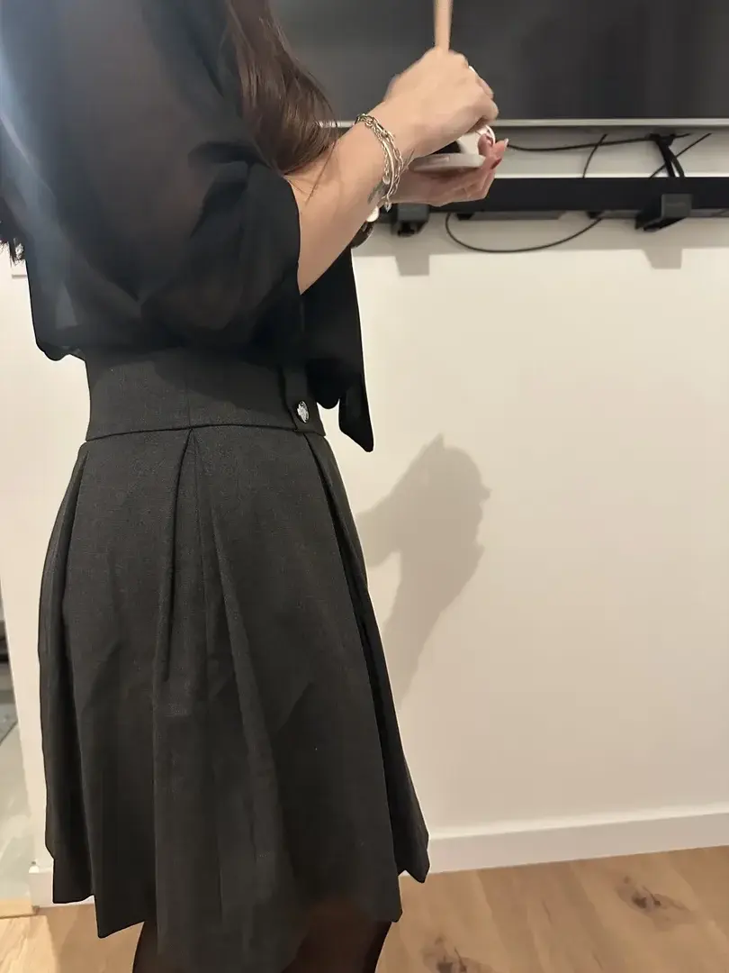 Leak & nude MYM — Petitebruneetvous : « En pleine préparation en mode tenue écolière 👀🔥 » (MYM)