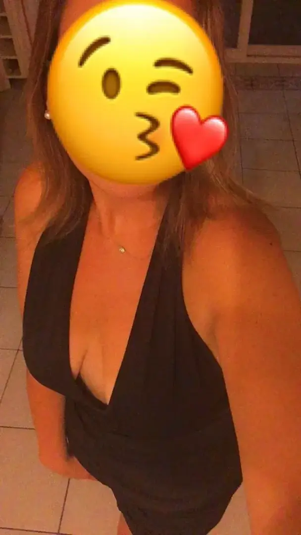 Infirmierelibertine - Photo exclusive MYM 1 | French Modèles