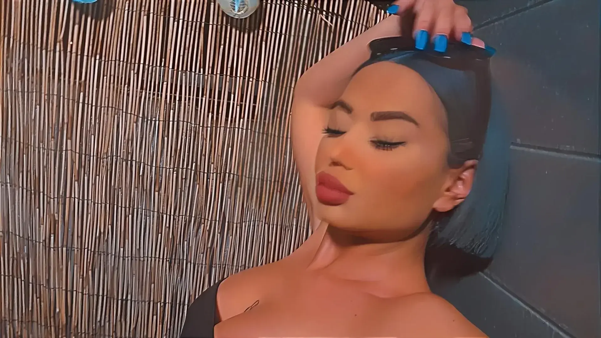 Leak & nude 3 — Bluebutterfly31