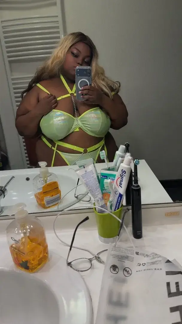 Leak & nude 5 — Rosemgt88