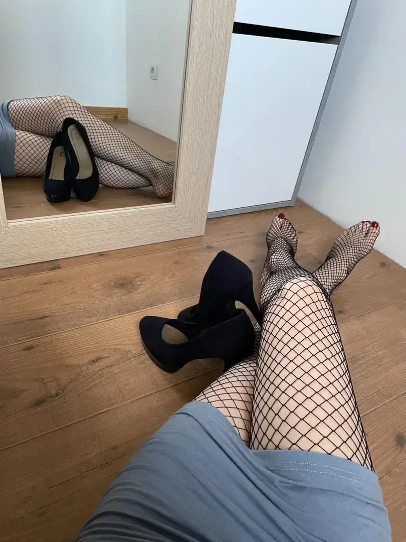 Leak & nude MYM — Heloise_dpn : « Abonnez vous les loulous !😈😏 » (MYM)