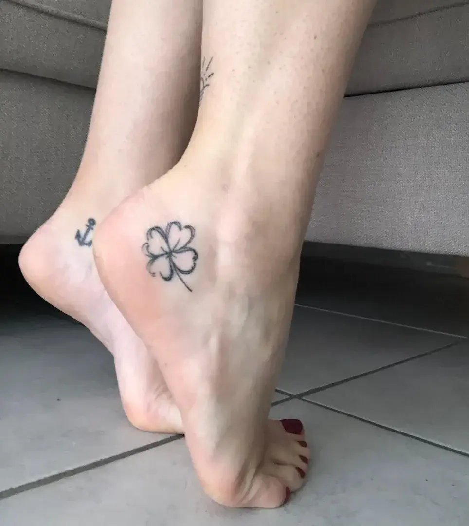 Leak & nude 3 — Lolaaa_feet_addict