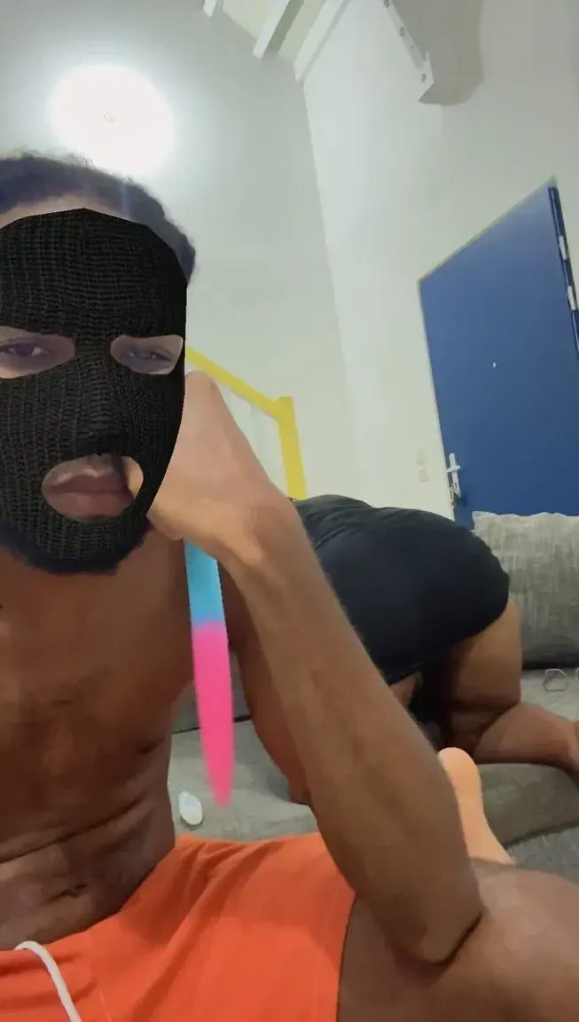 Je lui ai enfoncé ce grand god anal dans son CUL 😳😨😨