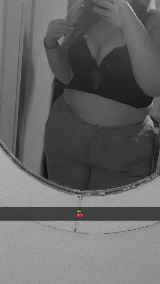 Leak & nude MYM — curvy_shelly : « Something little for my Babys ❤️🔥🍒 » (MYM)