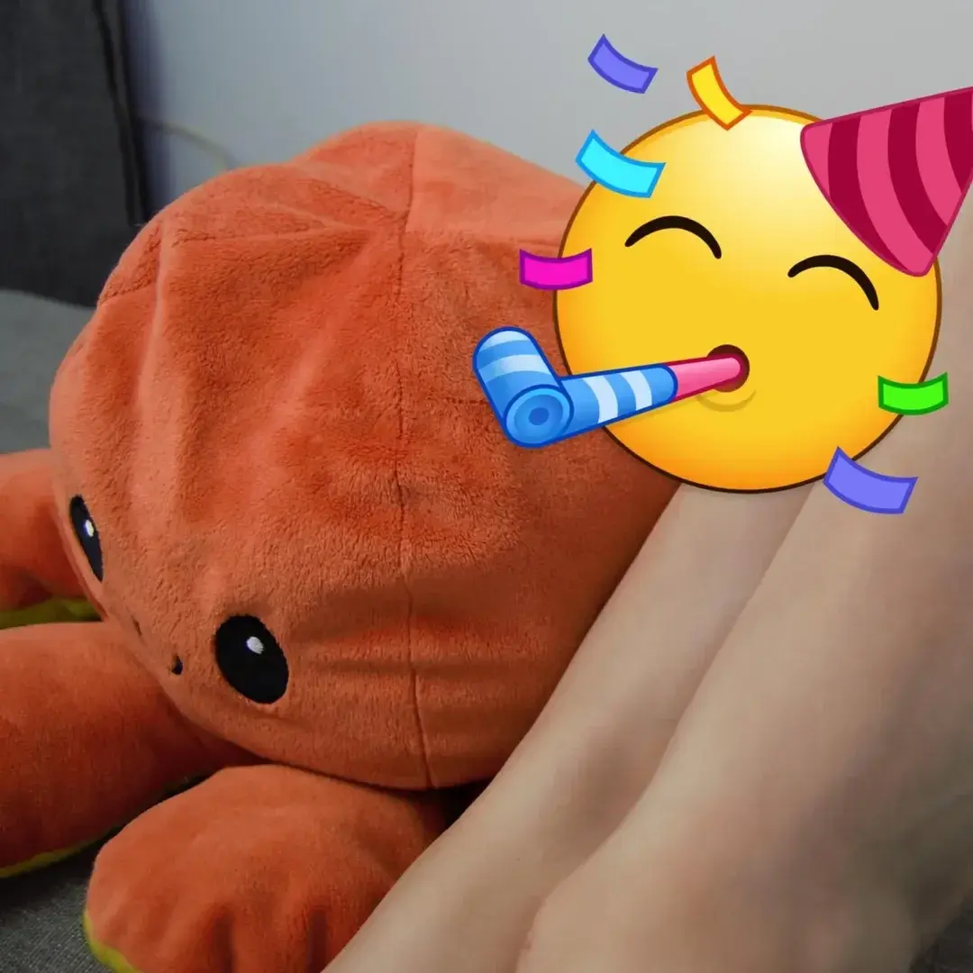Leak & nude 1 — Emi_no_footsie
