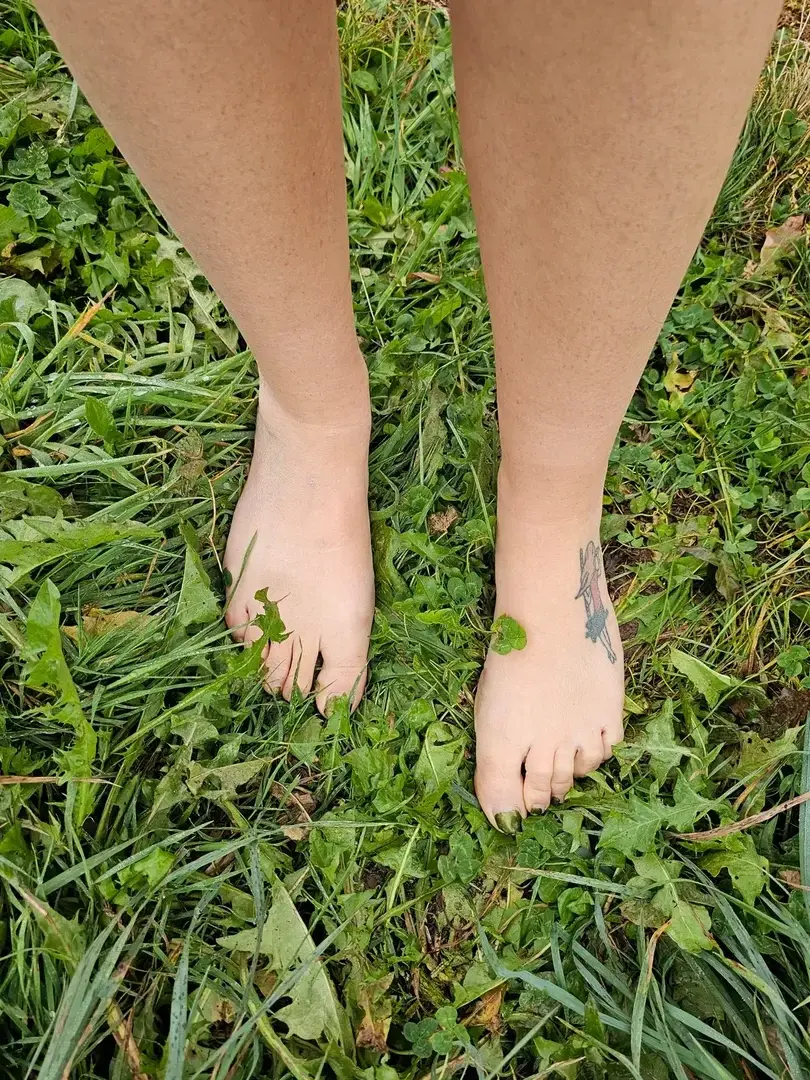 Leak & nude 2 — Feetandsoocks