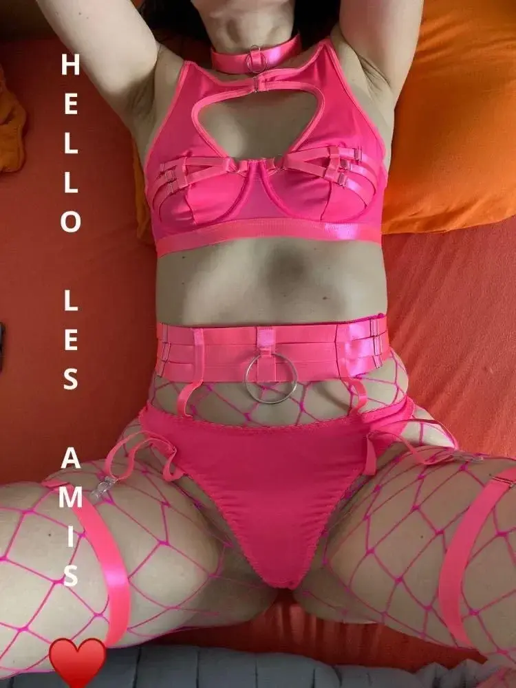 Leak & nude 3 — R-baby