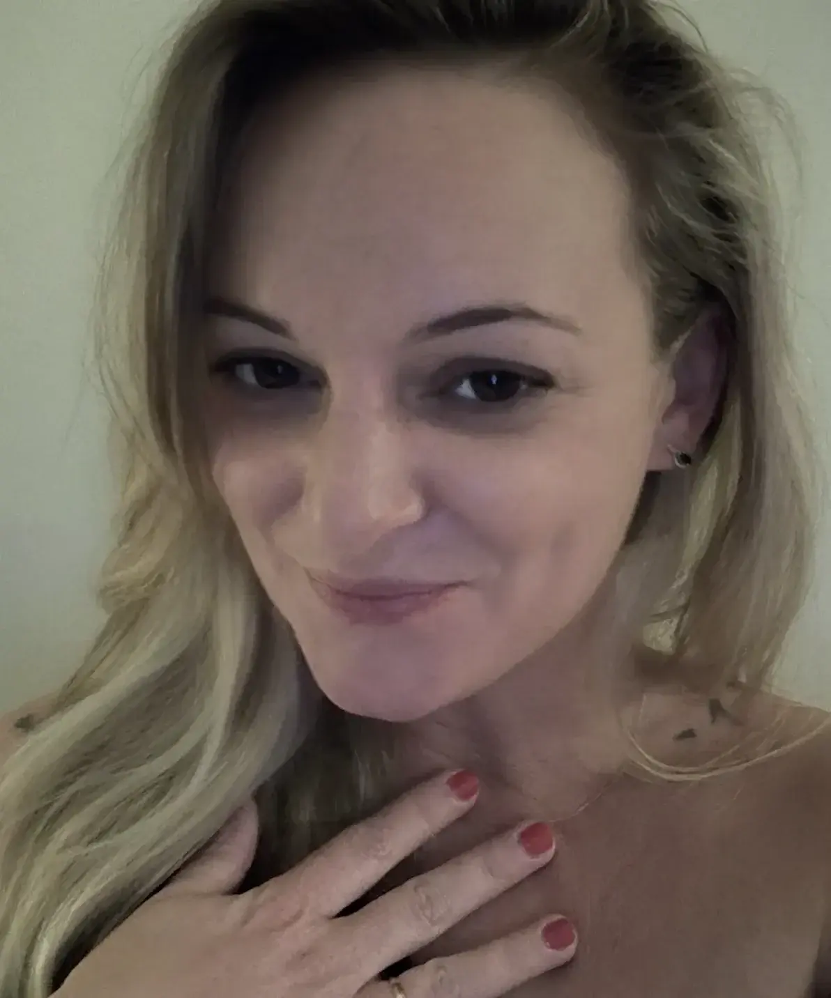 GOURMANDISE 123 – TOUR DE FRANCE – Orléans (45) - Lucas 🍆Dés que je l'ai vu, j'ai su qu'il avait une bonne grosse queue dans son pantalon...J'ai vite expédié le dîner pour aller vérifier 🫣😂