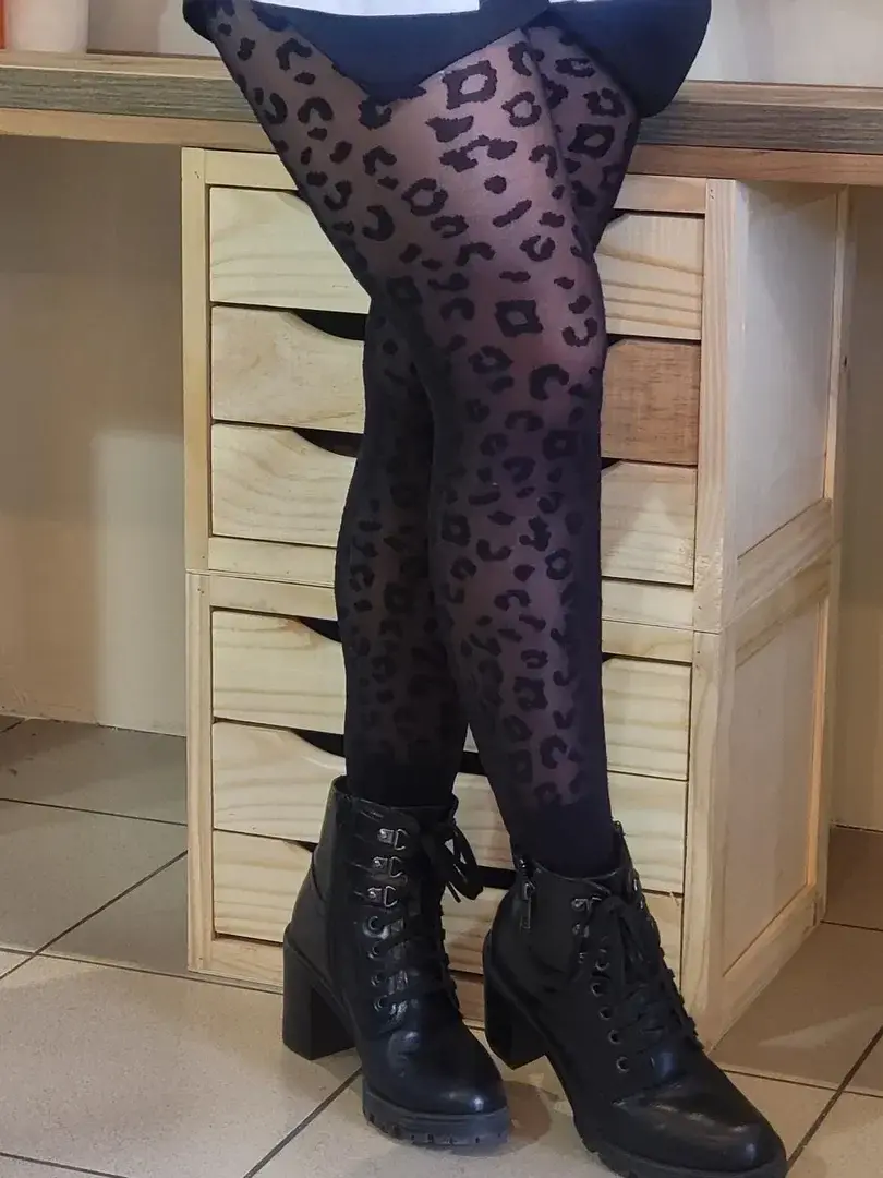 Leak & nude 2 — Taniafootlover