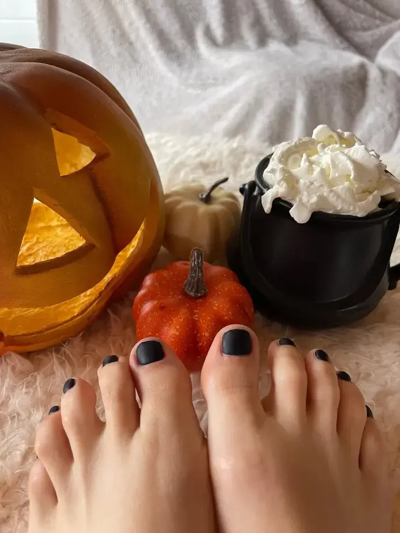 Happy Halloween 🎃😘N’hésitez pas à venir me voir