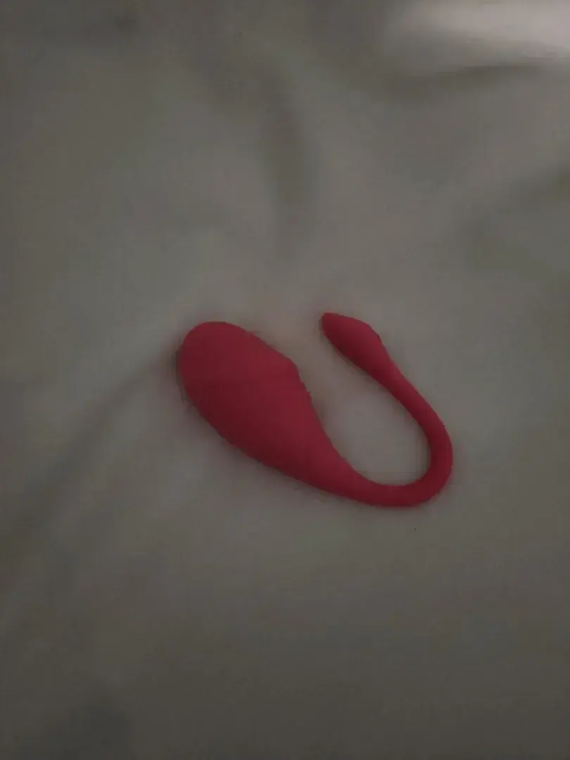 Tu veux une petite vidéo avec ce vibro adoré ?Abonnes toi, et viens en privé 🥰