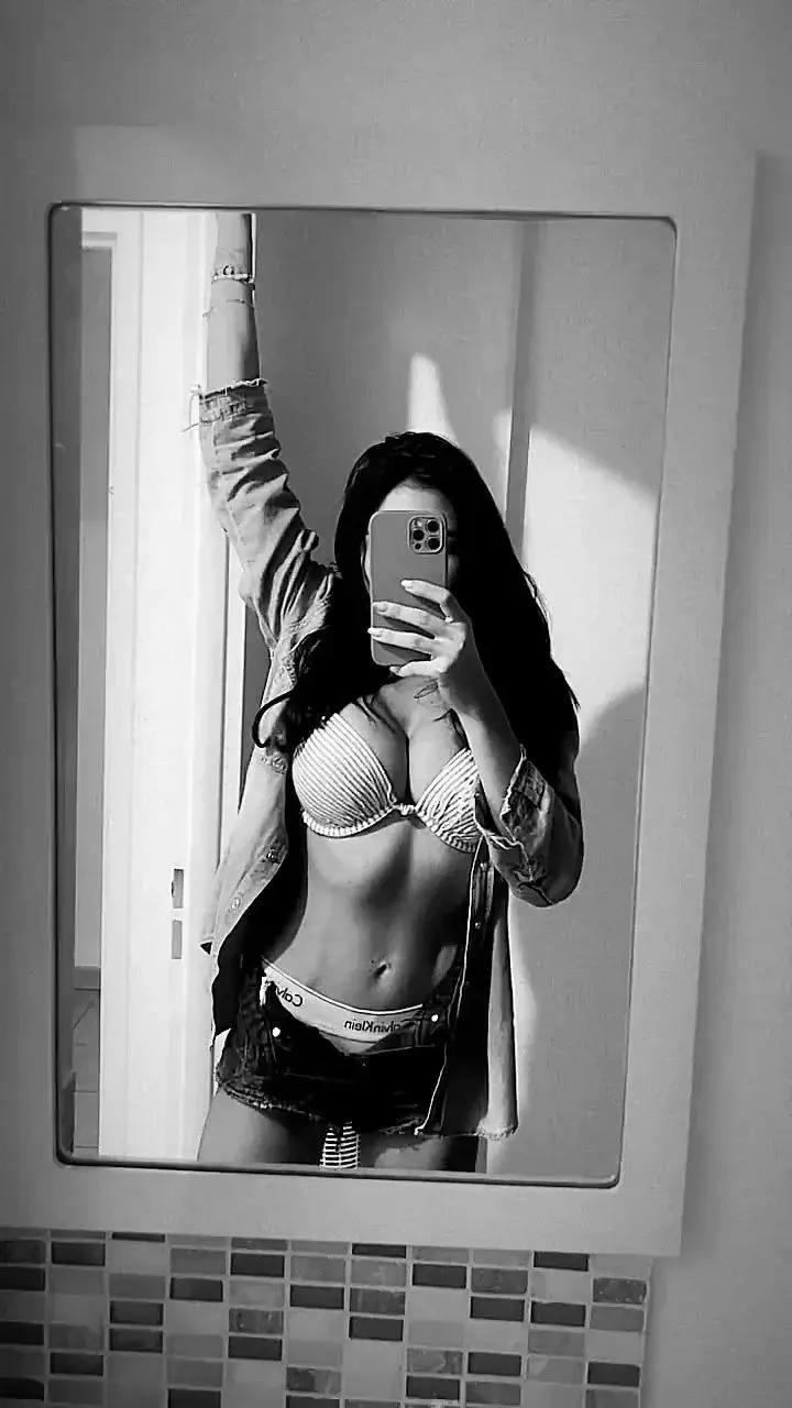 Leak & nude 1 — Flo_pasqua