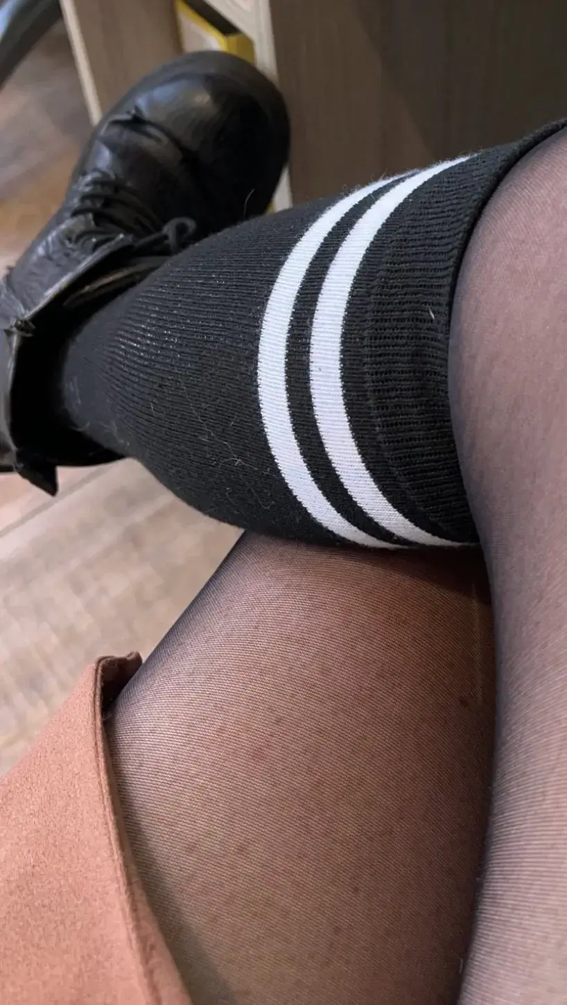 Leak & nude 2 — Feetswiss86