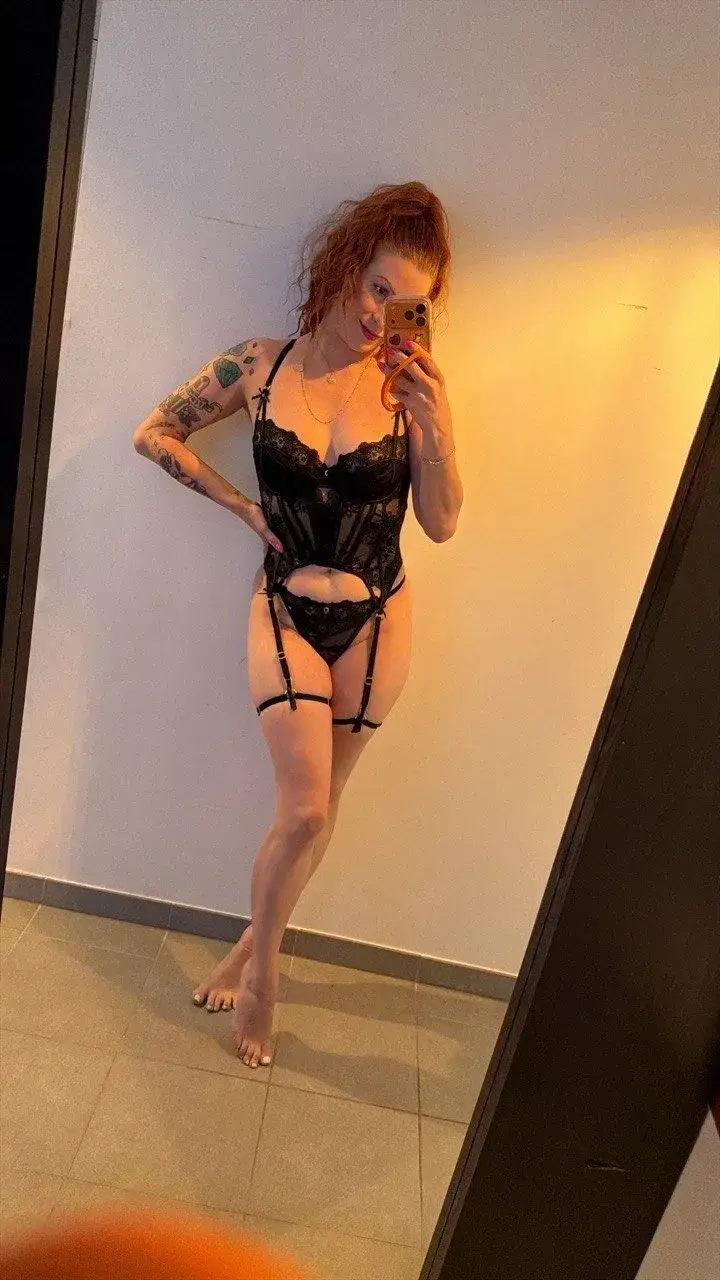 #lingerie #foxy #pinup