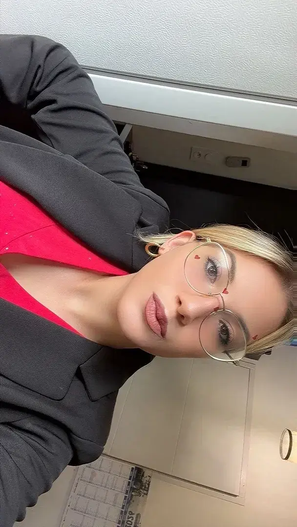 N’hésite pas contacte moi !!