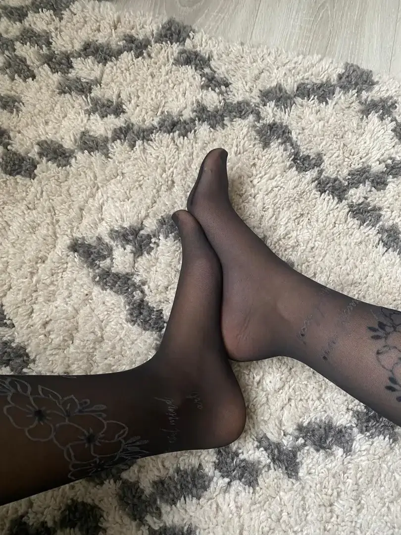 Leak & nude 7 — Delphinesfeet