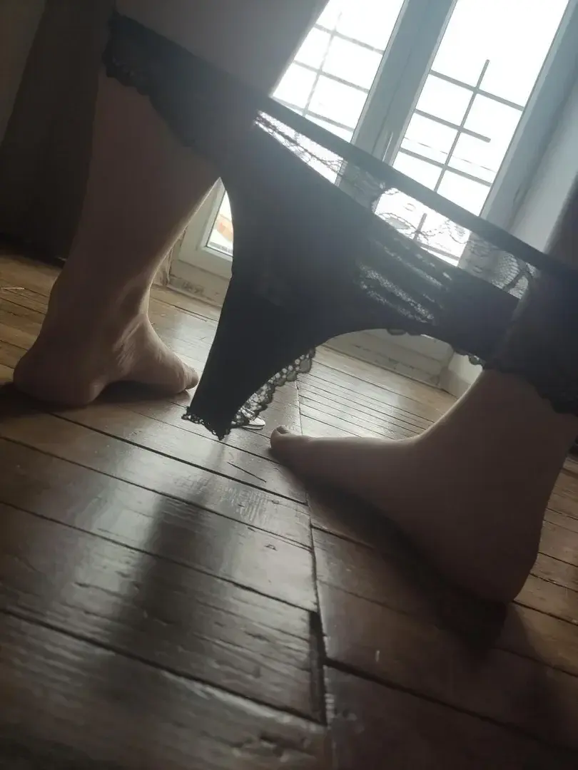 Leak & nude 3 — Paradisfeetlovers