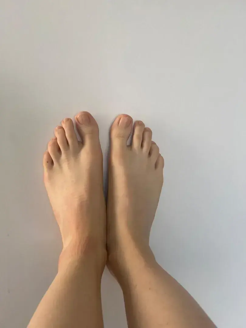 Leak & nude 3 — Mathildefeetlover