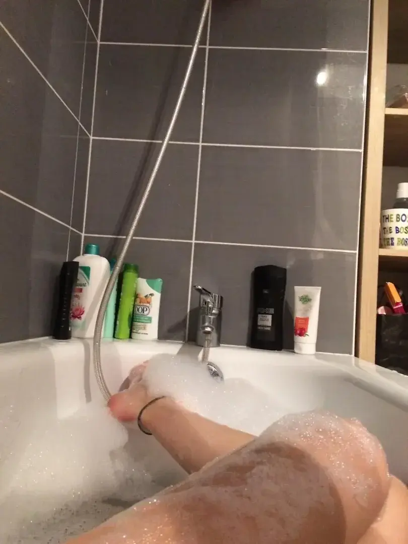 Leak & nude 1 — Footloose69