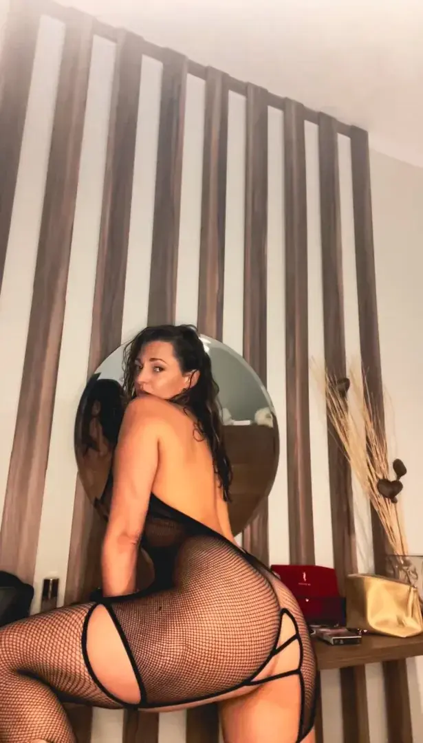 Leak & nude MYM — Ladateparlante : « -20% sur ton abo code : lily💕 🖤 🔥 » (MYM)