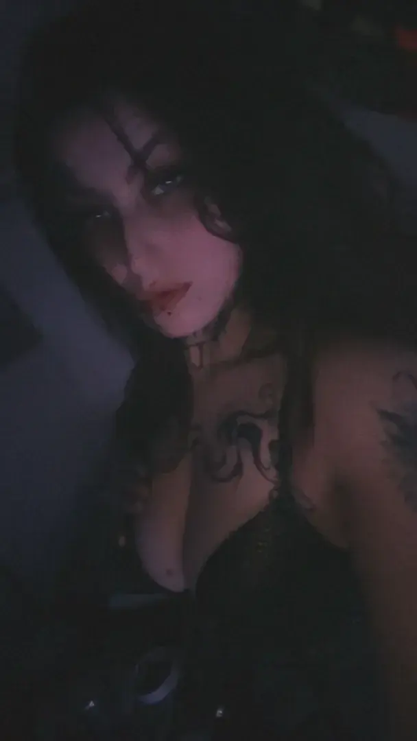 Leak & nude MYM — Tattoogirlyy666 : « Naturel » (MYM)