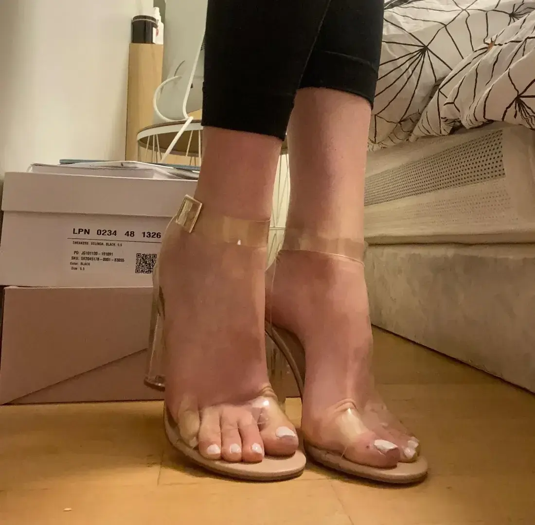 Leak & nude 1 — Piedslovely01