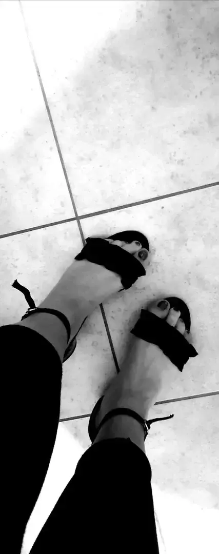 Leak & nude 3 — Marie_pieds13