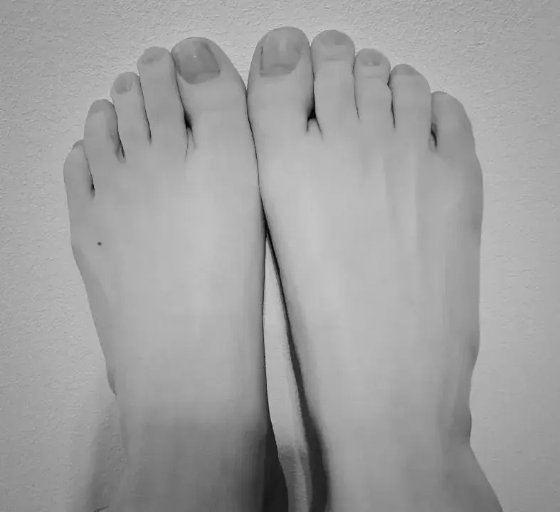Leak & nude 1 — Pieds_mains_liees