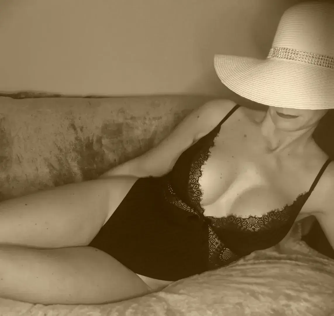 Leak & nude 4 — Brooklyngirl