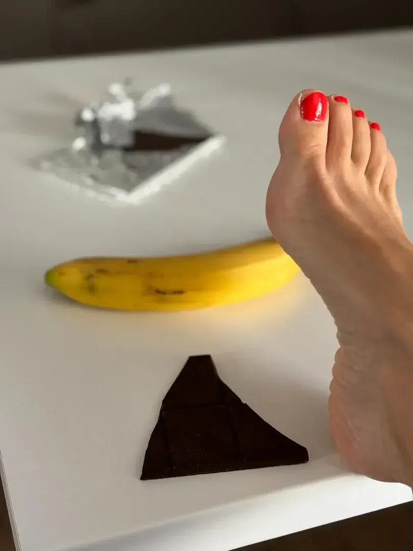 Leak & nude 2 — Feetgastronomy