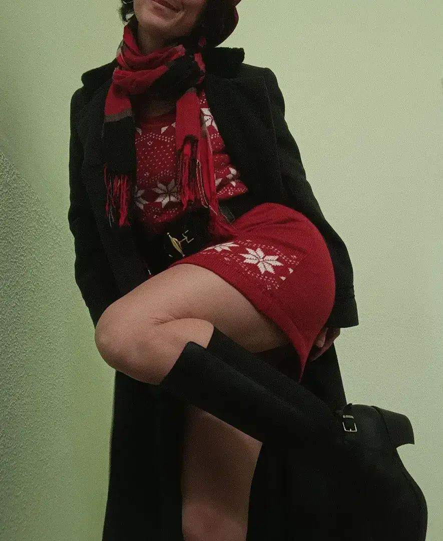 Leak & nude MYM — Profsexy : « Petite robe de Noël aujourd'hui » (MYM)