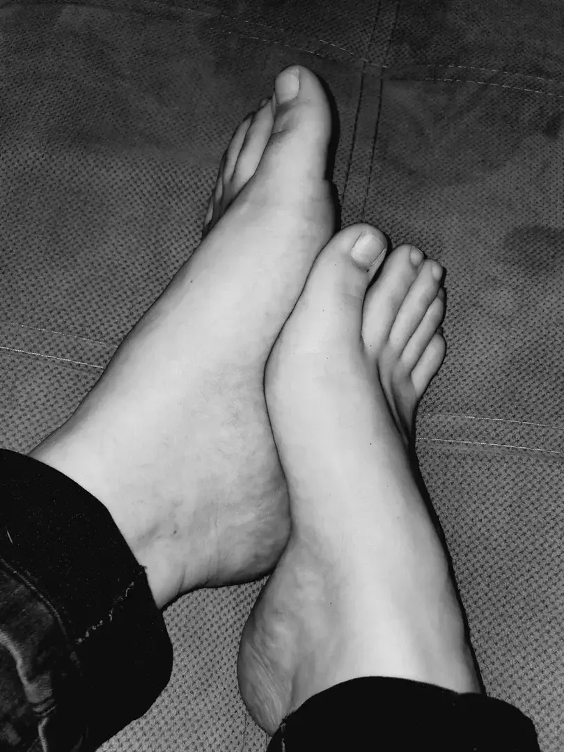 Leak & nude 1 — Myminou_fetichiste_pied_