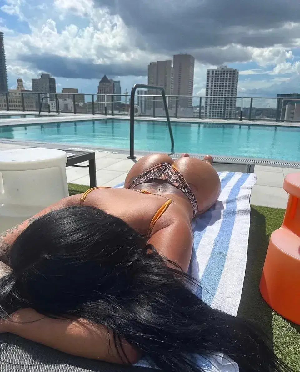 Leak & nude 3 — Sweetky
