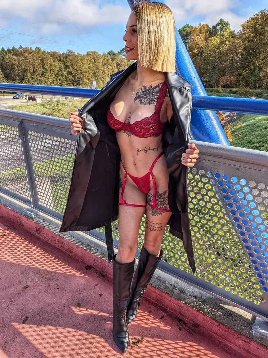 Leak & nude MYM — Naomiericcioff : « -40% code MYM40 🔥 toutes mes vidéos gratuites » (MYM)