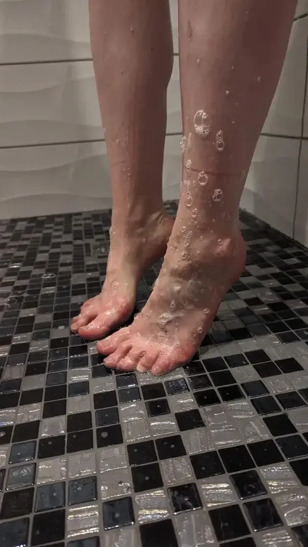 Leak & nude 4 — Pieds_nus_9897