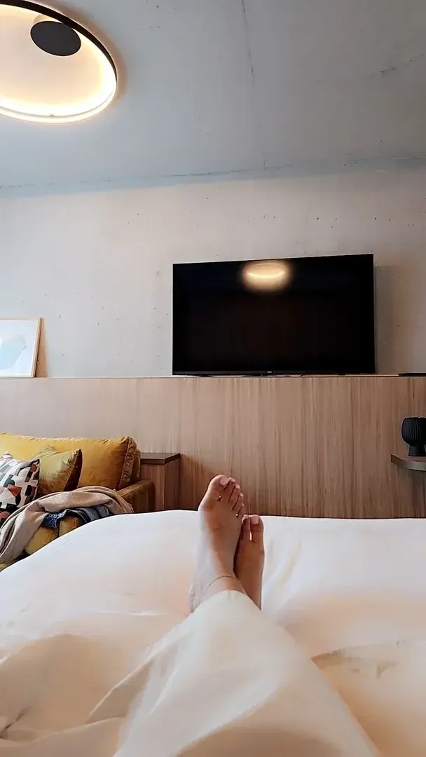 Leak & nude 4 — Dreamy-foot