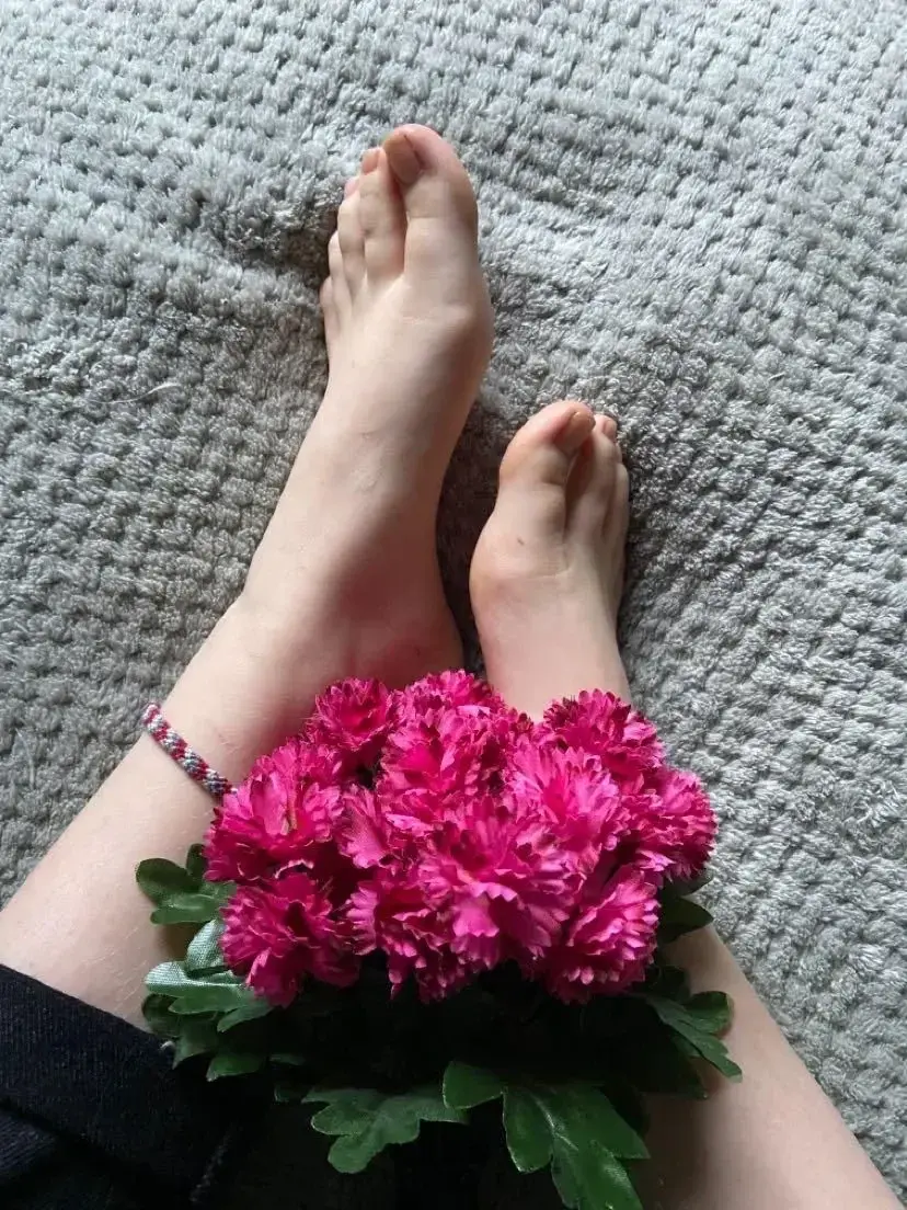 Leak & nude 1 — Colorfeet