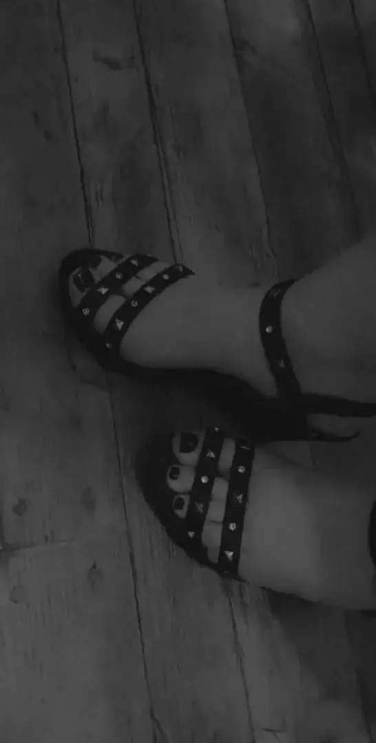 Leak & nude 3 — Asmodee_feet