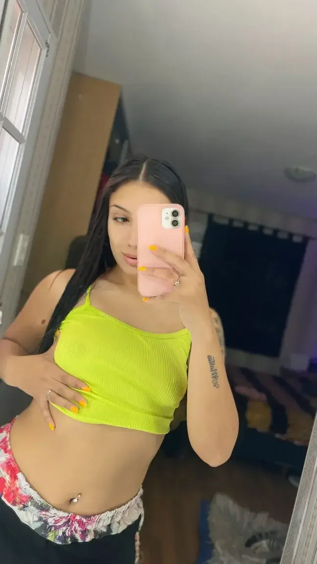 Leak & nude MYM — Candeluna : « Abonnes-toi gratuitement sans code et sans carte carte 🤭Clique juste sur s'abonner et viens prendre un p'tit cadeau de ton choix ^^💕 » (MYM)