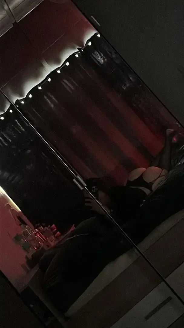 Leak & nude 3 — Pretty_well_