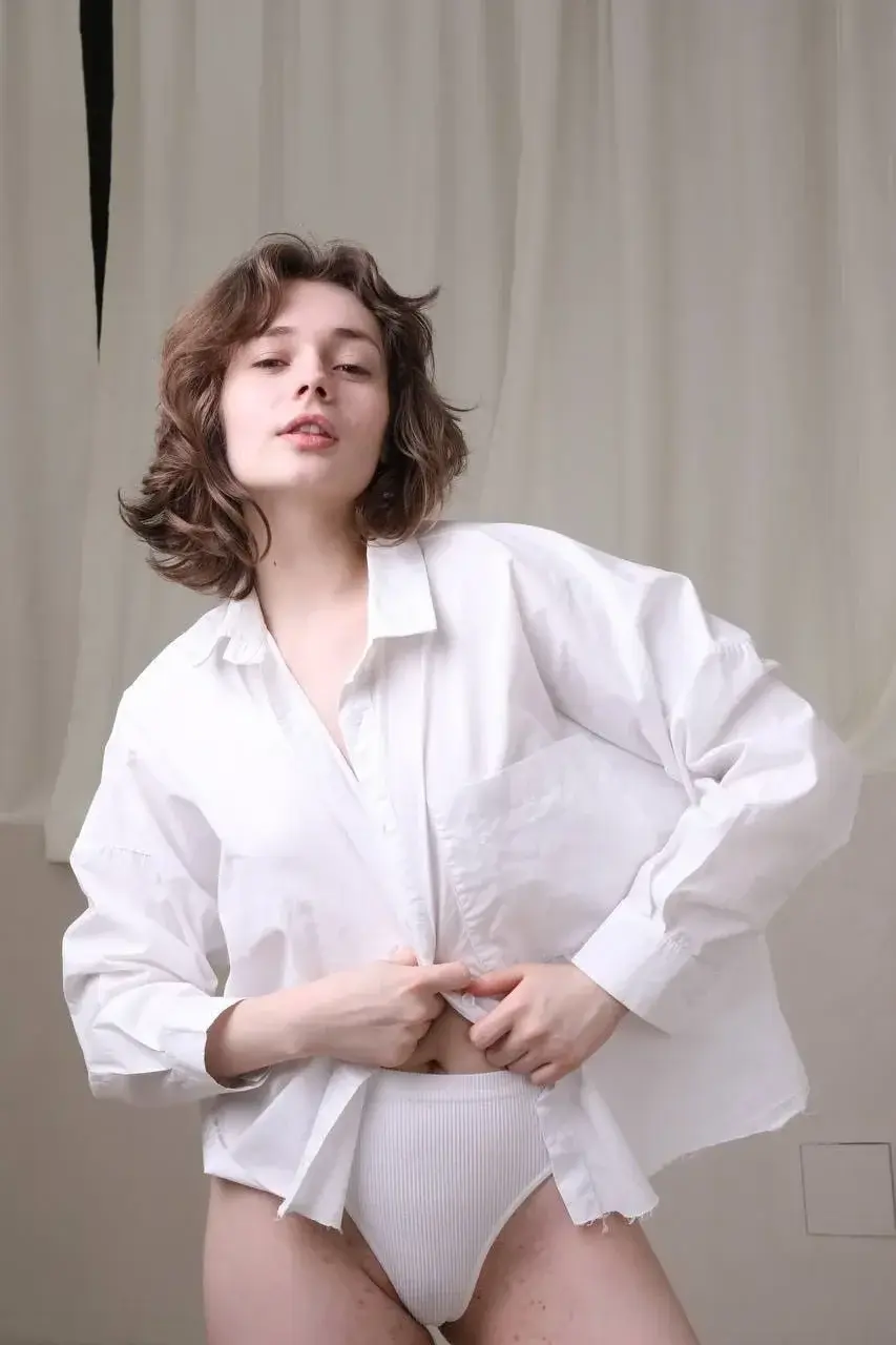 🔞 Abonnement gratuit ! 🔞Toute douce mais jamais ennuyeuse, viens vérifier 🤍