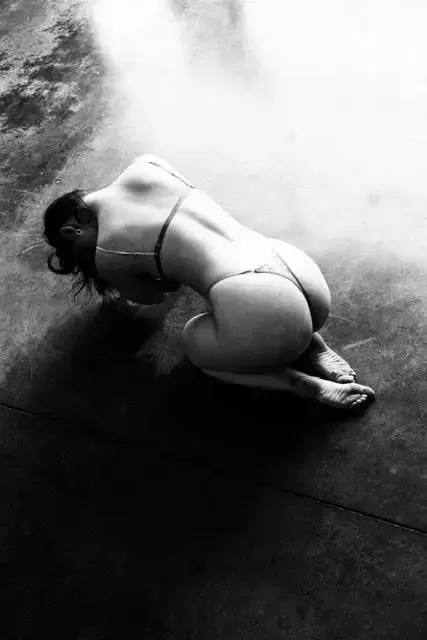Leak & nude MYM — Venusnordique : « Minimalisme » (MYM)