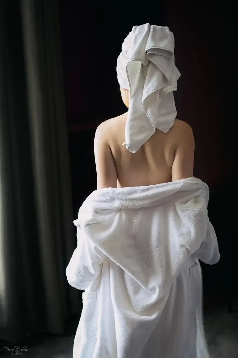 Leak & nude MYM — Venusnordique : « Je sors de la douche » (MYM)