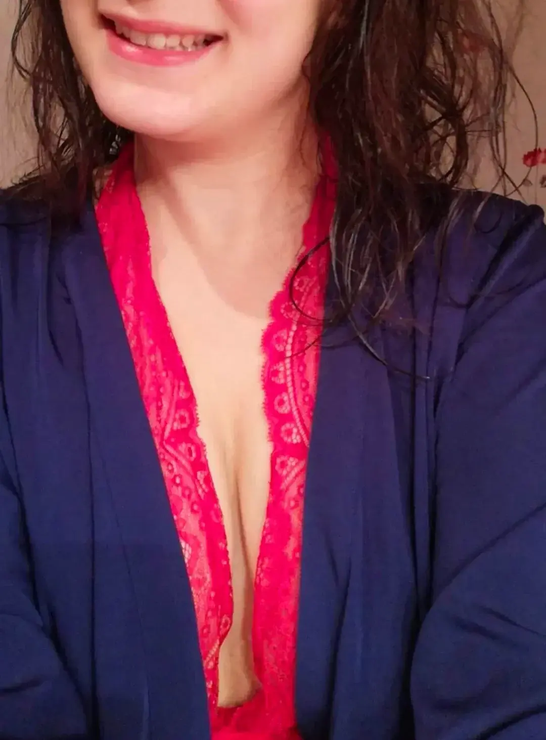 Leak & nude MYM — Milf-sexy-lingerie : « Bonne fête du travail à tous 😘 » (MYM)