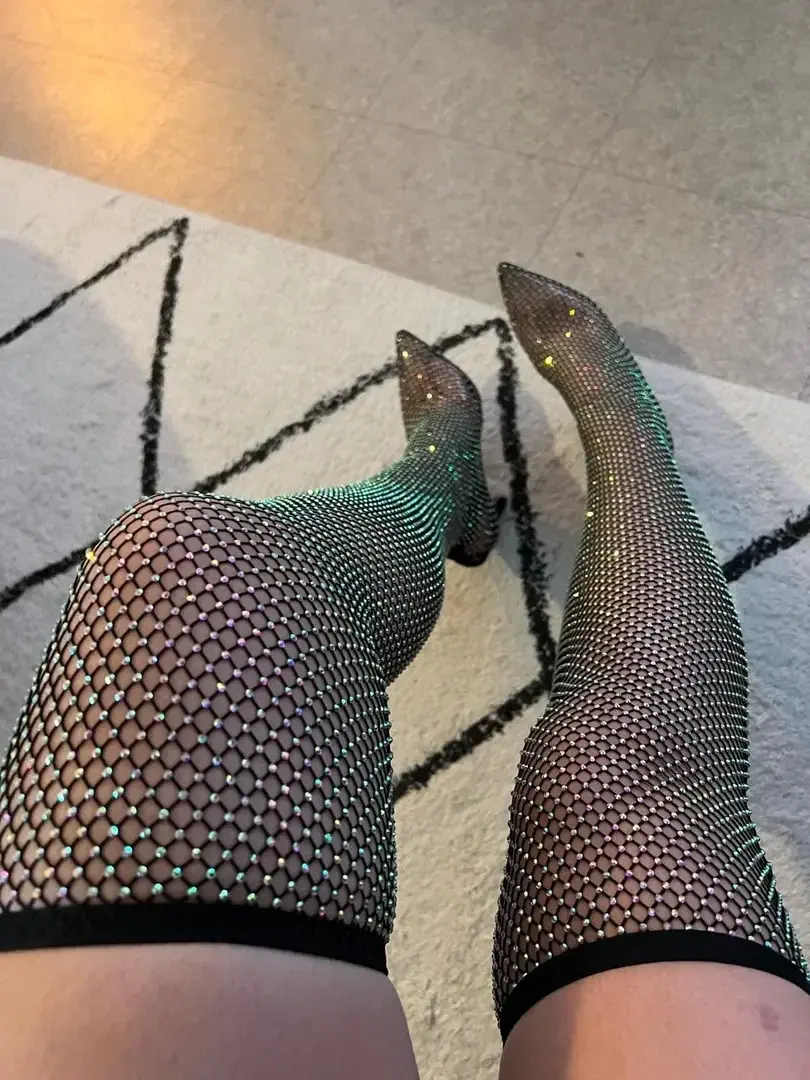Leak & nude MYM — Alexfeet01 : « média » (MYM)